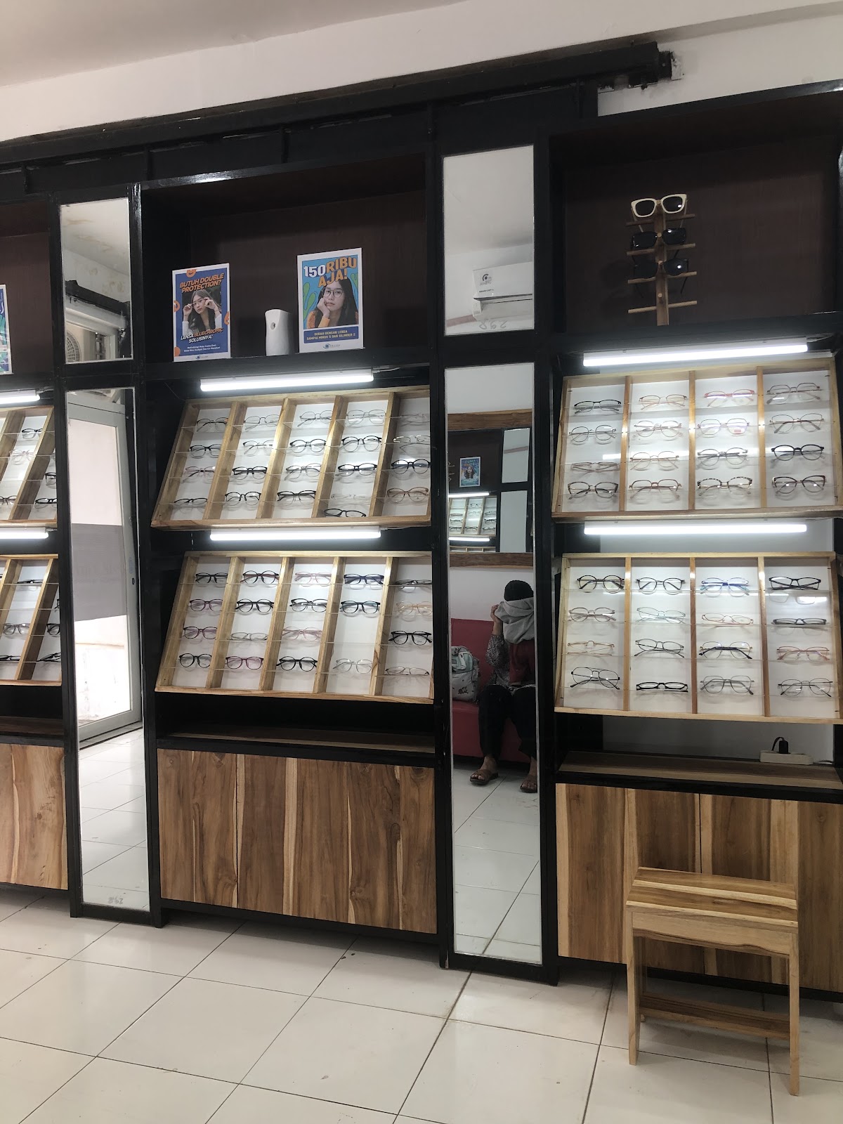 Optik B. Riski Cicalengka